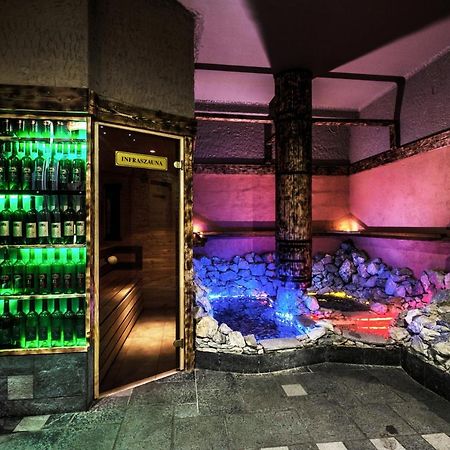 Hotel Korona Wellness, Rendezveny Es Borszalloda Eger Exterior photo