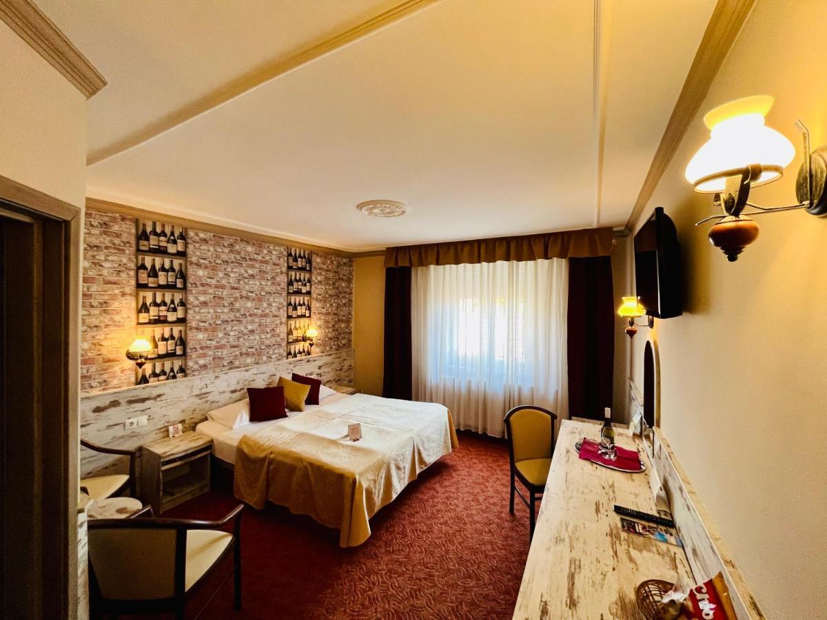 Hotel Korona Wellness, Rendezveny Es Borszalloda Eger Exterior photo