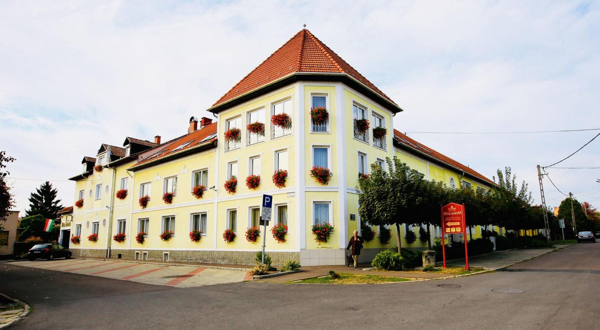Hotel Korona Wellness, Rendezveny Es Borszalloda Eger Exterior photo