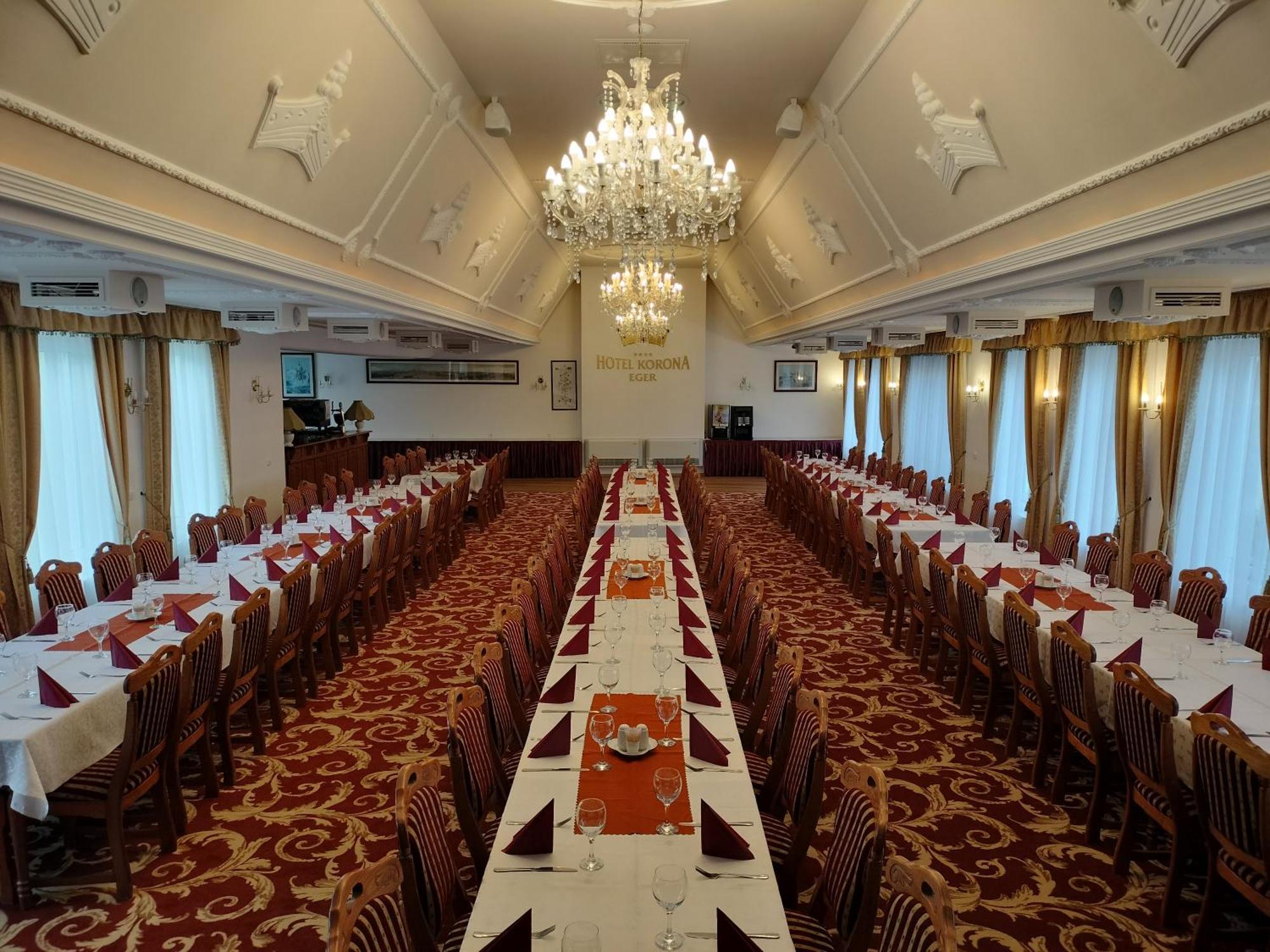 Hotel Korona Wellness, Rendezveny Es Borszalloda Eger Exterior photo