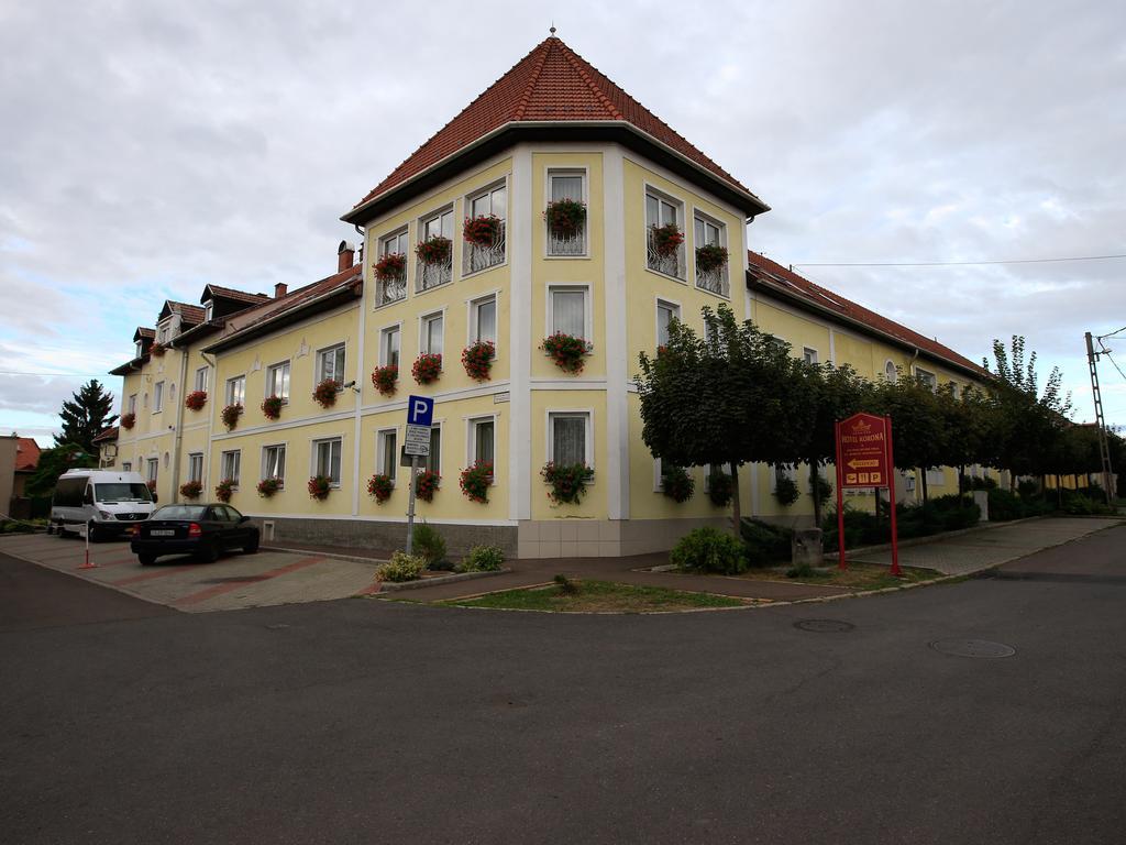 Hotel Korona Wellness, Rendezveny Es Borszalloda Eger Exterior photo